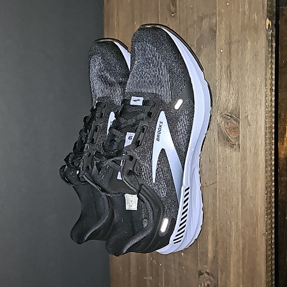 NIB Brooks Launch GTS 9 W10 Black/Purple - Picture 6 of 11